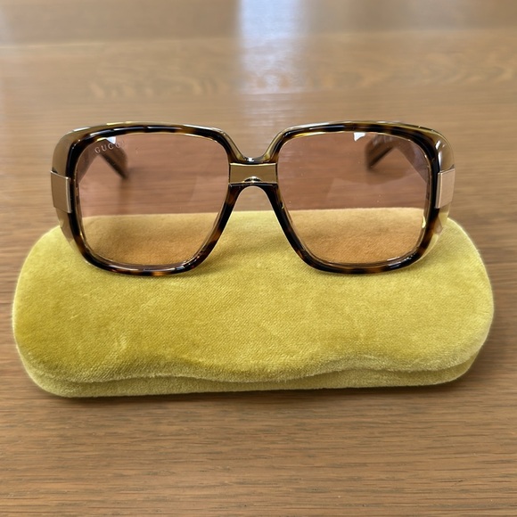 Gucci GG0318S 003 Sunglasses Pink Lens in Tortoise main image 8